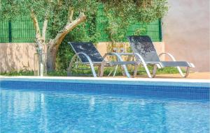 Awesome Home In Ariany With Kitchenette