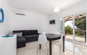 Amazing Apartment In Mandre With 1 Bedrooms And Wifi