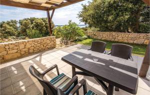 Lovely Apartment In Mandre With Wifi