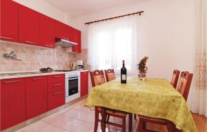 Nice Apartment In Pag With 2 Bedrooms And Wifi