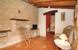 1 Bedroom Awesome Home In Eymet