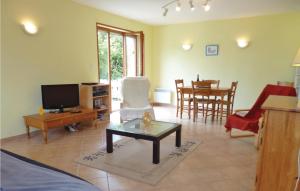 Maisons de vacances Nice home in Brucheville with 3 Bedrooms and WiFi : photos des chambres