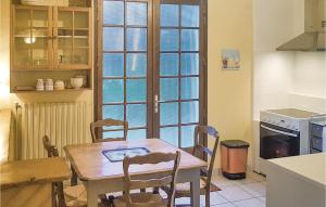 2 Bedroom Cozy Home In Locronan