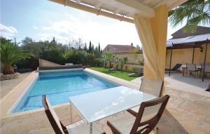 Maisons de vacances 3 Bedroom Stunning Home In Theziers : photos des chambres