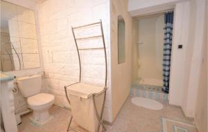 Maisons de vacances 3 Bedroom Stunning Home In Theziers : photos des chambres