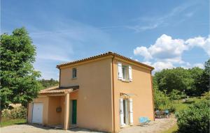 Maisons de vacances Stunning home in Saint Roman with 4 Bedrooms and WiFi : photos des chambres