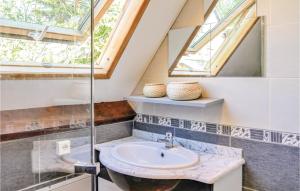 1 Bedroom Cozy Apartment In Vasteville