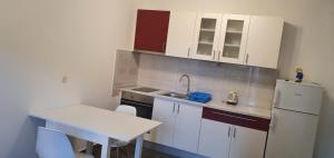 Studio apartment in Turanj with sea view, balcony, air conditioning, WiFi 5075-3