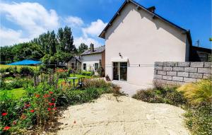 Maisons de vacances Awesome home in Mont-Dol with 1 Bedrooms and WiFi : photos des chambres