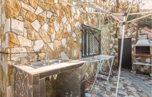 2 Bedroom Nice Home In Puig Ventos