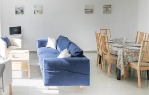 Maisons de vacances Beautiful Home In Erdeven With Wifi : photos des chambres