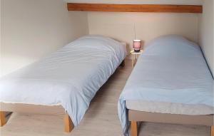 Maisons de vacances Beautiful Home In Erdeven With Wifi : photos des chambres