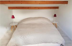 Maisons de vacances Beautiful Home In Erdeven With Wifi : photos des chambres