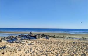 Maisons de vacances Beautiful Home In Erdeven With Wifi : Maison de Vacances 5 Chambres