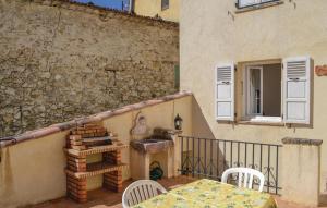 Maisons de vacances 1 Bedroom Gorgeous Home In Cuebris : photos des chambres