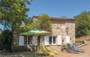 Maisons de vacances Awesome home in La Begude-De-Mazenc with 5 Bedrooms, Private swimming pool and Outdoor swimming pool : photos des chambres