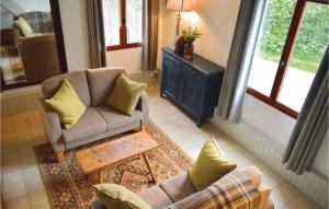 Cozy Home In Grigny With Kitchen