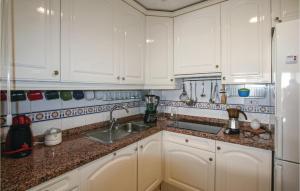 Cozy Apartment In Santa Pola With Wifi