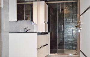 Nice Home In Ville Di Paraso With Wifi