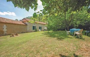 Holiday home Grignols with a Fireplace 324