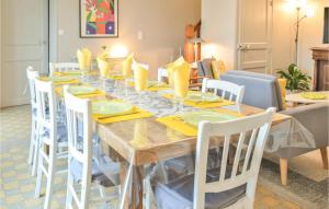 Maisons de vacances Nice home in Aurseulles with 3 Bedrooms and WiFi : photos des chambres