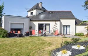 Maisons de vacances Nice home in Hillion with 4 Bedrooms and WiFi : photos des chambres