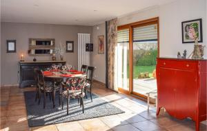 Maisons de vacances Lovely Home In Hillion With Wifi : photos des chambres