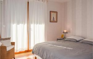 Maisons de vacances Lovely Home In Hillion With Wifi : photos des chambres