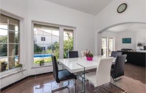 Amazing Home In Novalja With Wifi 