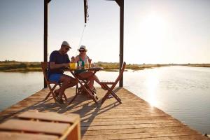 Appartements Un appartement avec acces plage a Saint Gilles vue mer comme sur un bateau : photos des chambres