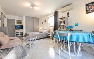 Amazing apartment in Frejus with WiFi