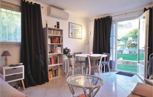 Amazing apartment in Frejus with WiFi