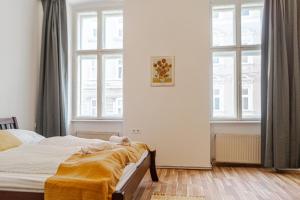 Pleasant 4 private rooms in shared Apartment- Ideal for short & Longstays