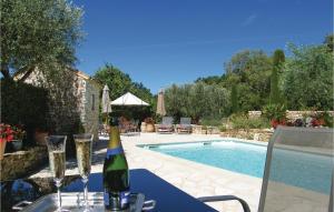 Maisons de vacances Amazing Home In Fontarches With 2 Bedrooms, Private Swimming Pool And Outdoor Swimming Pool : photos des chambres