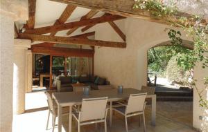 Maisons de vacances Beautiful Home In Callian With 4 Bedrooms, Wifi And Outdoor Swimming Pool : photos des chambres