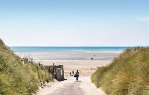 Maisons de vacances Amazing Home In Creances With Wifi : photos des chambres