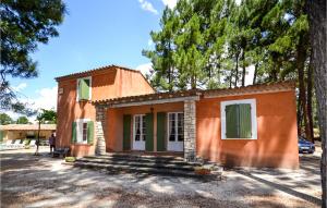 Maisons de vacances Stunning home in Roussillon with 3 Bedrooms, WiFi and Outdoor swimming pool : photos des chambres