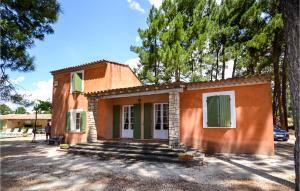 Lovely Home In Roussillon With Kitchen