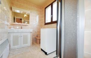 Maisons de vacances Two-Bedroom Holiday Home In Sainte Marie Plage : photos des chambres