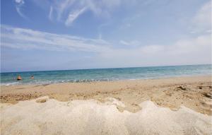 Maisons de vacances Two-Bedroom Holiday Home In Sainte Marie Plage : photos des chambres