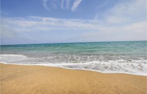 Maisons de vacances Two-Bedroom Holiday Home In Sainte Marie Plage : photos des chambres