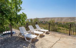 Amazing Apartment In Vlasici