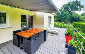 Maisons de vacances Two-Bedroom Holiday Home In St Michel Chef Chef : photos des chambres