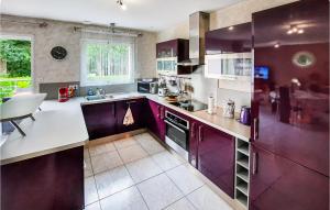 Maisons de vacances Two-Bedroom Holiday Home In St Michel Chef Chef : photos des chambres