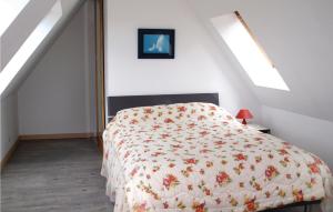 Maisons de vacances Stunning Home In Pleumeur Bodou : photos des chambres