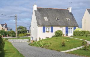 Maisons de vacances Awesome home in Paimpol with 5 Bedrooms and WiFi : photos des chambres