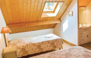 2 Bedroom Stunning Home In Roisel