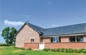 2 Bedroom Stunning Home In Roisel