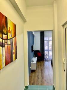 Metropole Apartments Studio City