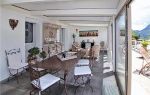 Maisons de vacances Amazing Home In Corps With Kitchen : photos des chambres